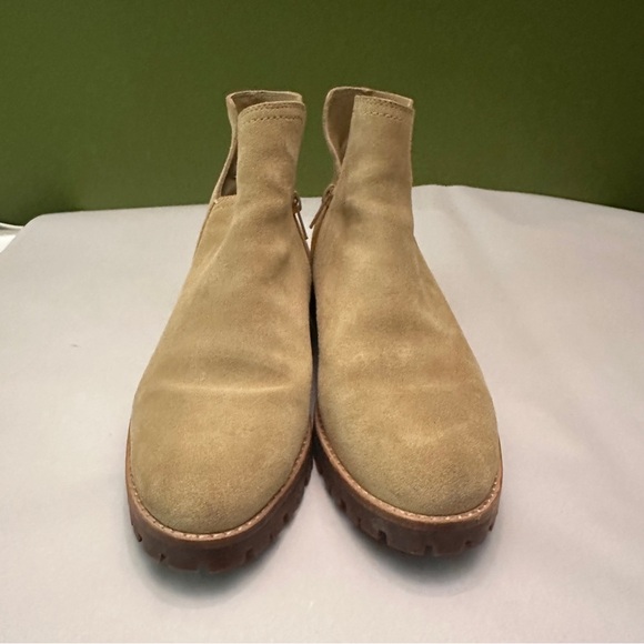 Vince Jacee Weatherproof Suede Ankle Bootie Boot In Sand Light Tan Size 8 - Picture 2 of 5